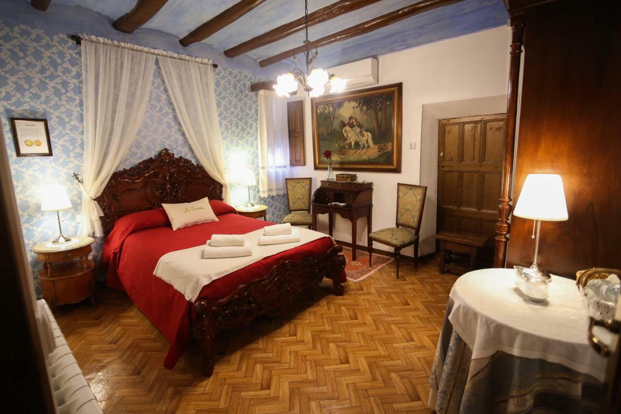 Casa Rural La Casona Urrea de Gaen Buitenkant foto