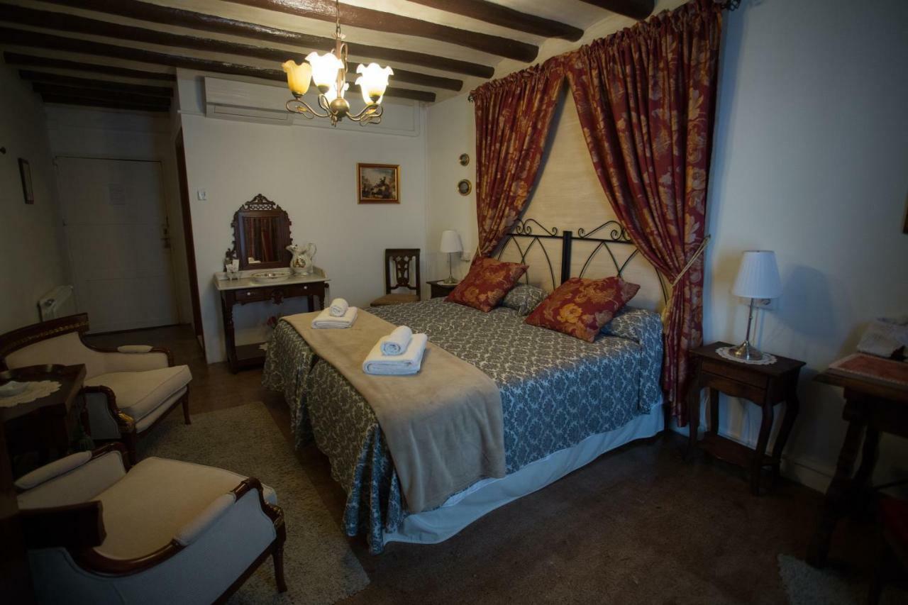 Casa Rural La Casona Urrea de Gaen Buitenkant foto